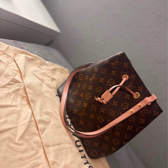 Louis Vuitton NéoNoé Pink - Picture 1 of 2